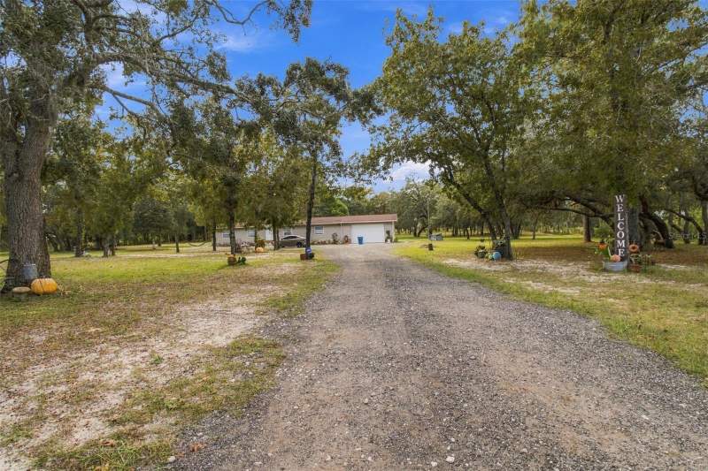 3 bedroom Manufactured Home at 14291 Lelani Drive, Leisure Retreats, Weeki Wachee — photo 4