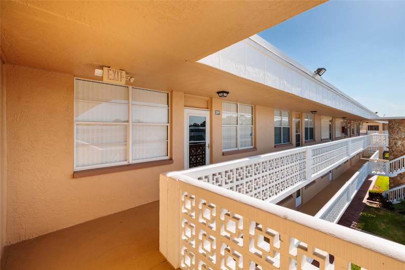 1 bedroom Condominium at 4915 Bay Street #331, Winston Park Northeast, St Petersburg — photo 2