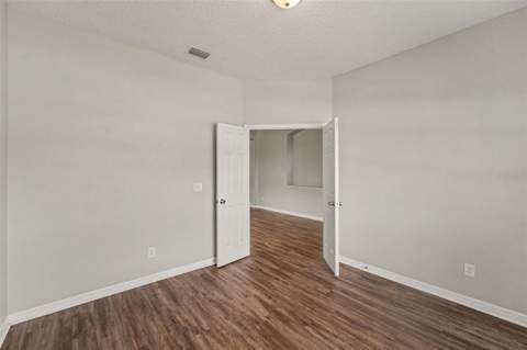 4906 Pennecott Way, Wesley Chapel FL - photo 8 of 15