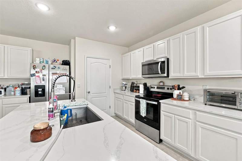 4 bedroom Single Family Residence at 750 Auburn Grove Court, Auburn Grove Ph II, Auburndale — photo 4