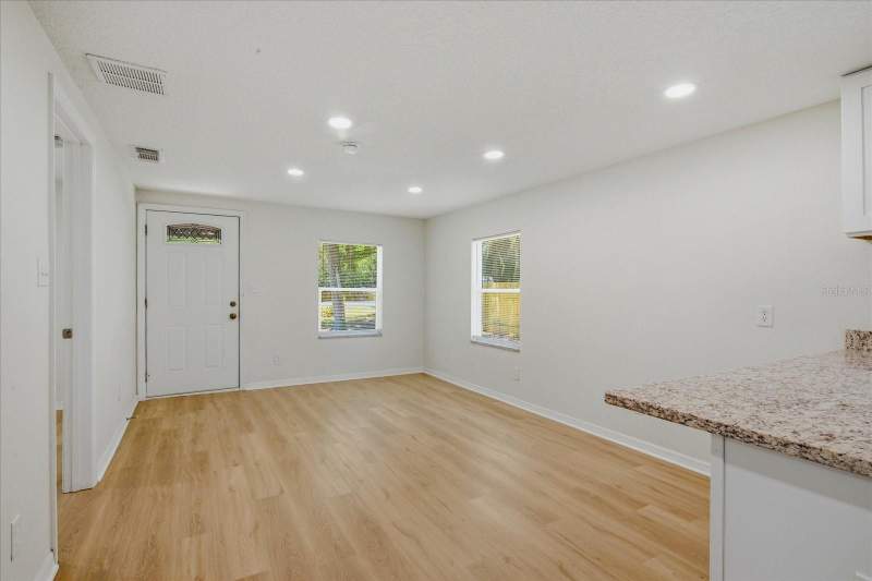 3 bedroom Single Family Residence at 816 Woodland Avenue, Oakridge, Leesburg — photo 5