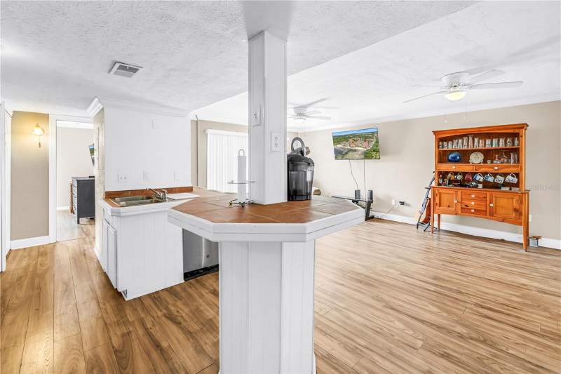 2 bedroom Condominium at 3580 41st Lane #I, Bermuda Bay Beach Condo, St Petersburg — photo 4