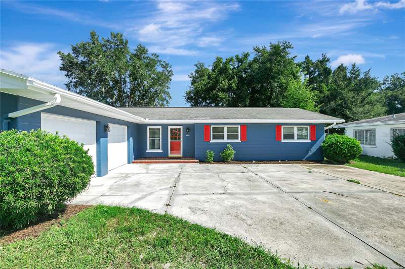 3 bedroom Single Family Residence at 420 Hillcrest Drive, Eloise Woods Lake Roy Unit, Winter Haven — photo 2