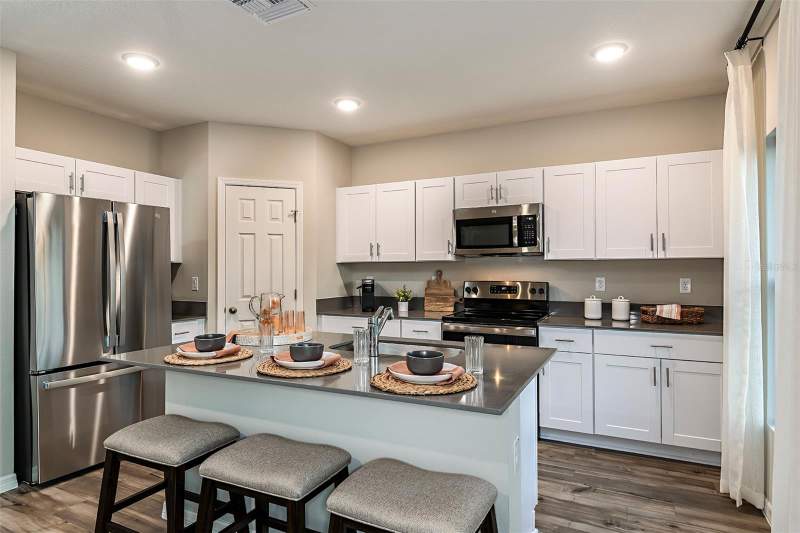 5 bedroom Single Family Residence at 31685 Oyster Trellis Lane, Pasadena Landing, Wesley Chapel — photo 2