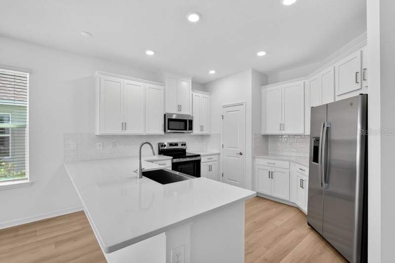 4 bedroom Single Family Residence at 5801 Portico Place, Westview, Kissimmee — photo 3
