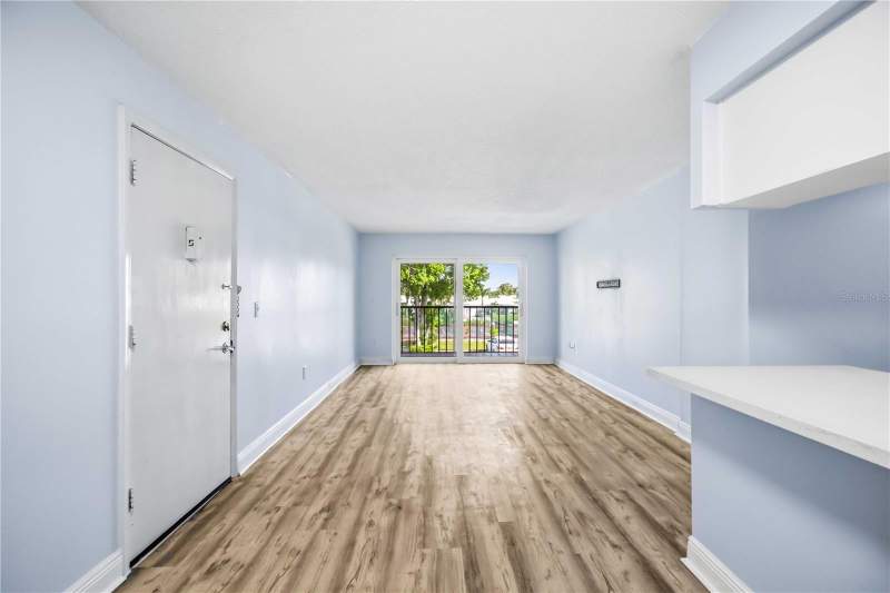 2 bedroom Condominium at 3215 Beneva Road #202, Village Brooke Sec 2, Sarasota — photo 4
