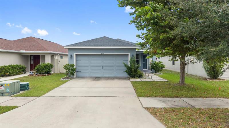 3 bedroom Single Family Residence at 7310 Indigo Oasis Court, Symmes Cove, Gibsonton — photo 2