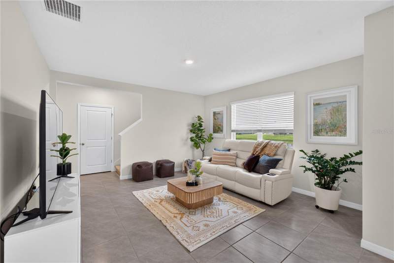4 bedroom Single Family Residence at 8379 Ender Hills Drive, Epperson Ranch North Pod F Ph, Wesley Chapel — photo 2