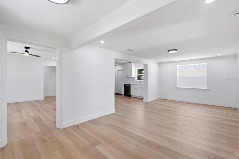 4 bedroom Single Family Residence at 3766 30th Avenue, Sirmons Estates, St Petersburg — photo 5