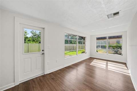 4135 Stratford Drive, New Port Richey FL - photo 14 of 25