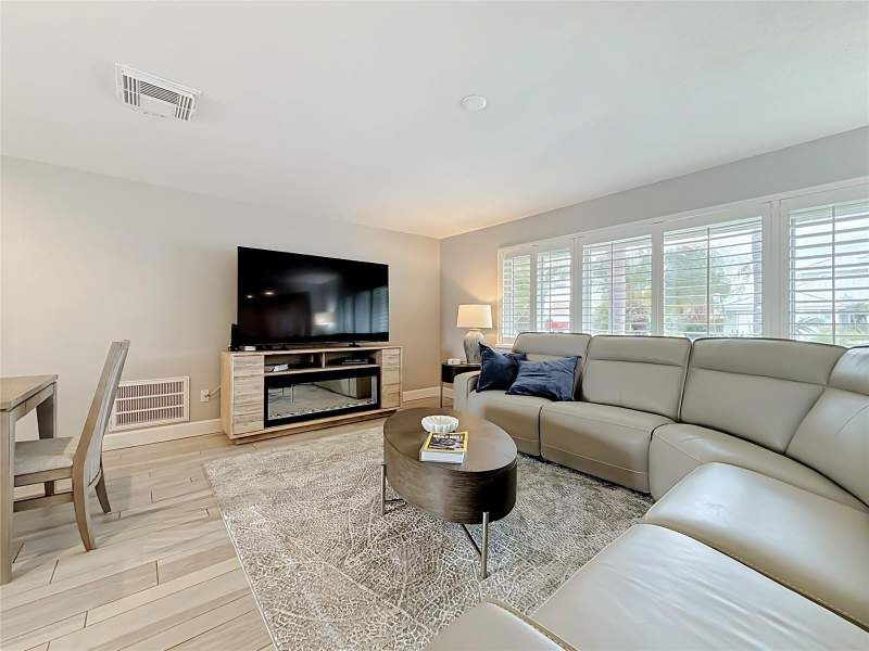 4 bedroom Single Family Residence at 6351 3rd Palm Point, Three Palms Point, St Pete Beach — photo 4