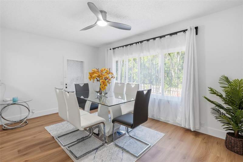 3 bedroom Single Family Residence at 1318 S HILLCREST AVENUE, BROOKHILL, CLEARWATER — photo 4
