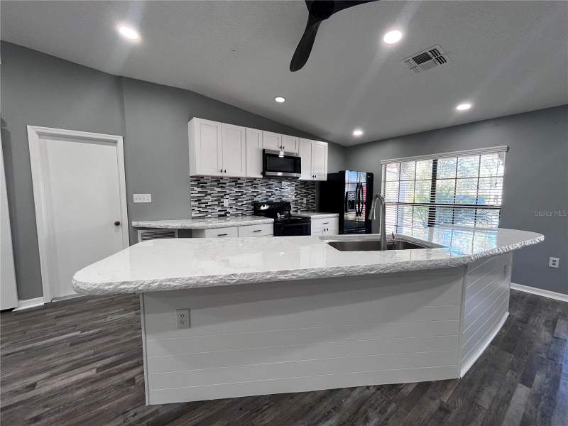 3 bedroom Single Family Residence at 8122 Matthew Drive, Deer Park, New Port Richey — photo 4