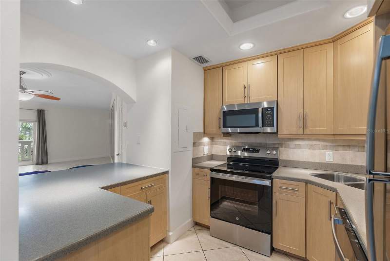 1 bedroom Condominium at 1200 N Shore Drive #102, Shore Crest Condo, St Petersburg — photo 4