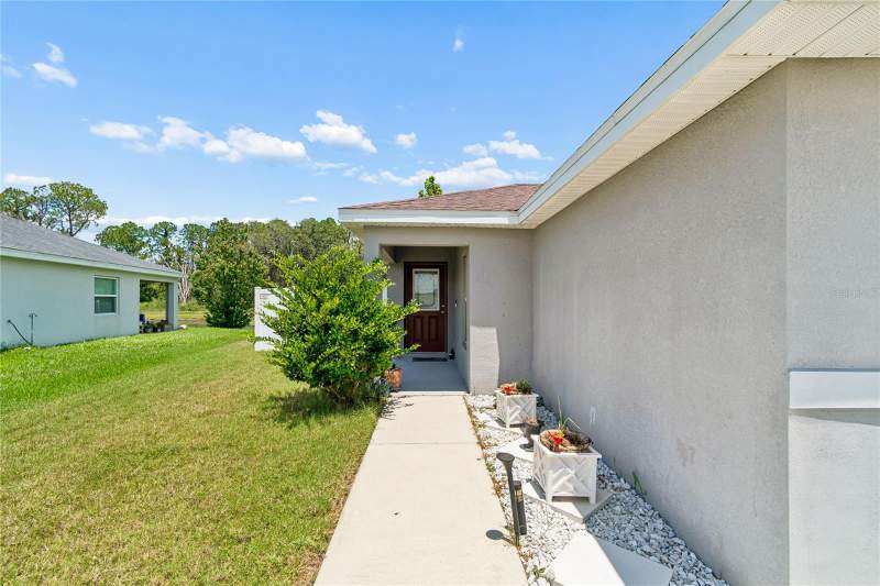 3 bedroom Single Family Residence at 6917 Gideon Circle, Stonebridge At Chapel Creek, Zephyrhills — photo 3