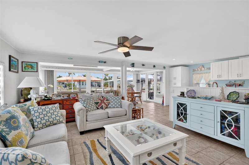 2 bedroom Mobile Home at 18675 US Highway 19 #311, Clearwater, Clearwater — photo 4