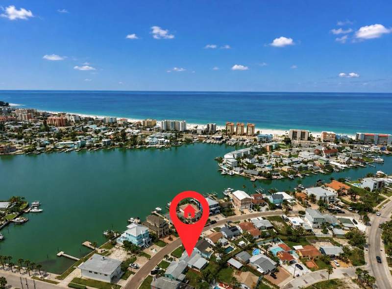 2 bedroom Single Family Residence at 480 S Bayshore Drive, Gulf Shores 4th Add, Madeira Beach — photo 3
