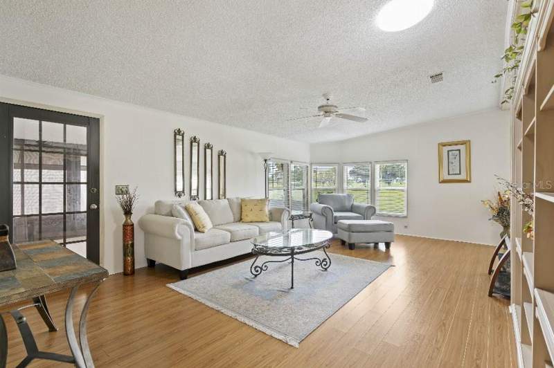2 bedroom Mobile Home at 4901 4th C Street, Golf Lakes Residents Co-Op, Bradenton — photo 2