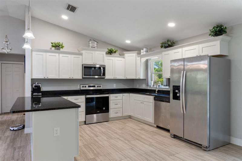 3 bedroom Single Family Residence at 1619 W Lamplighter Street, Citrus Springs Unit 8, Dunnellon — photo 5
