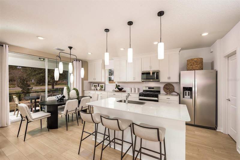 4 bedroom Single Family Residence at 9736 Crescent Moon Drive, Spencer Glen South, Riverview — photo 4