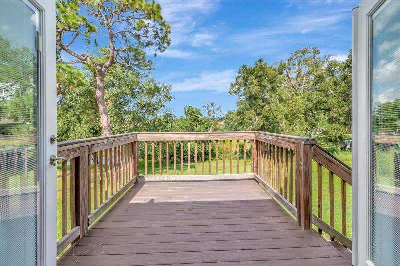4 bedroom Single Family Residence at 33809 Overton Drive, Country Club View Sub, Leesburg — photo 2