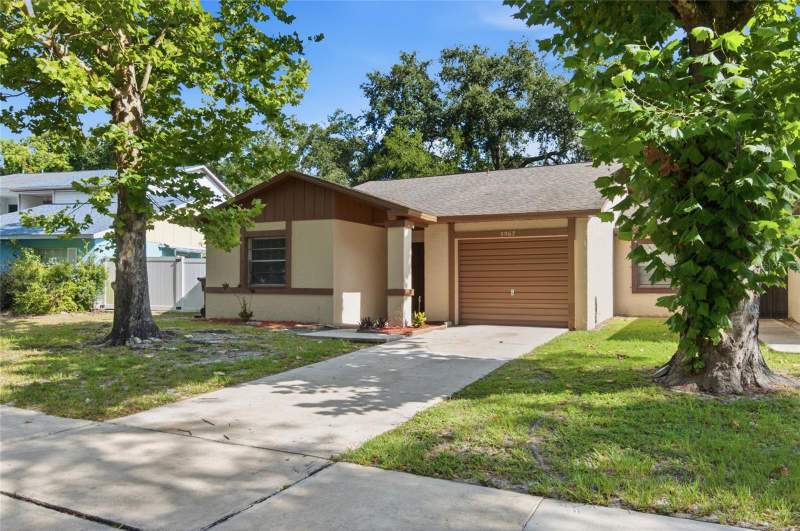 3 bedroom Half Duplex at 5967 Fish Court, Candlewyck Village, Orlando — photo 2