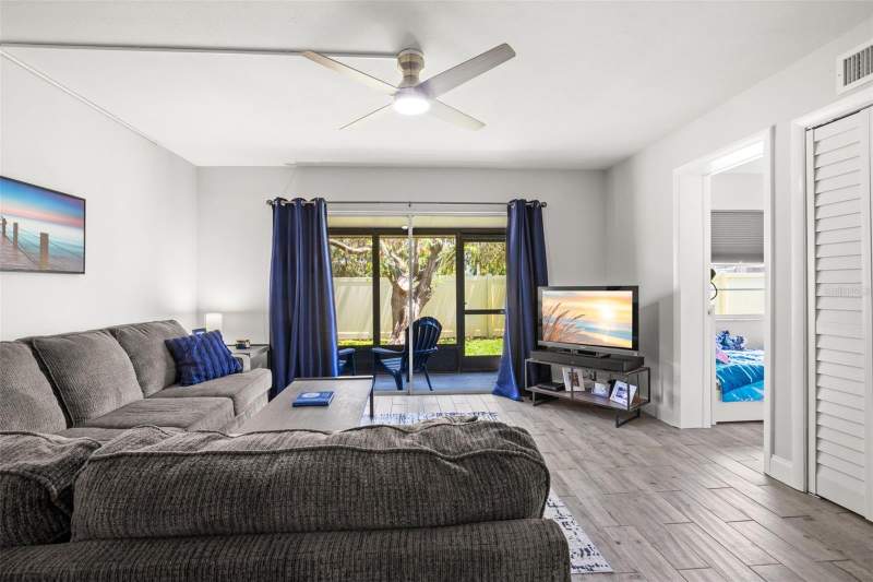2 bedroom Condominium at 1147 King Arthur Court #204, King Arthurs Court Condo, Dunedin — photo 4