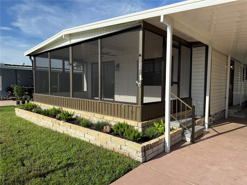 2 bedroom Manufactured Home at 6710 36th Avenue #32, Shadow Brook Mobile Home, Palmetto — photo 3