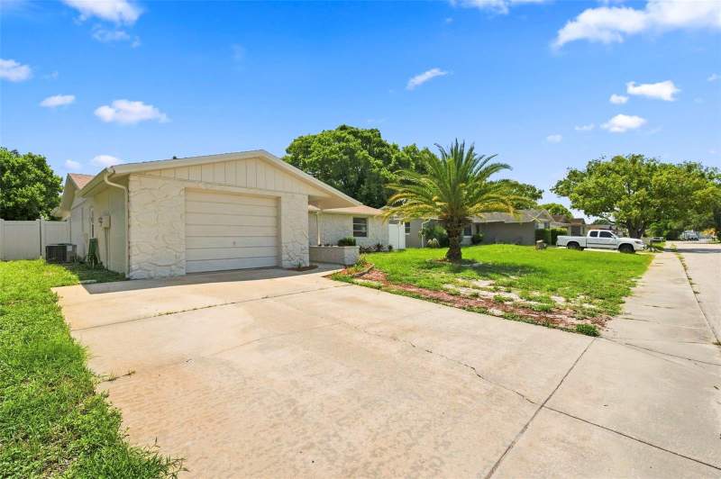 2 bedroom Single Family Residence at 8936 Windsong Lane, Embassy Hills, Port Richey — photo 2