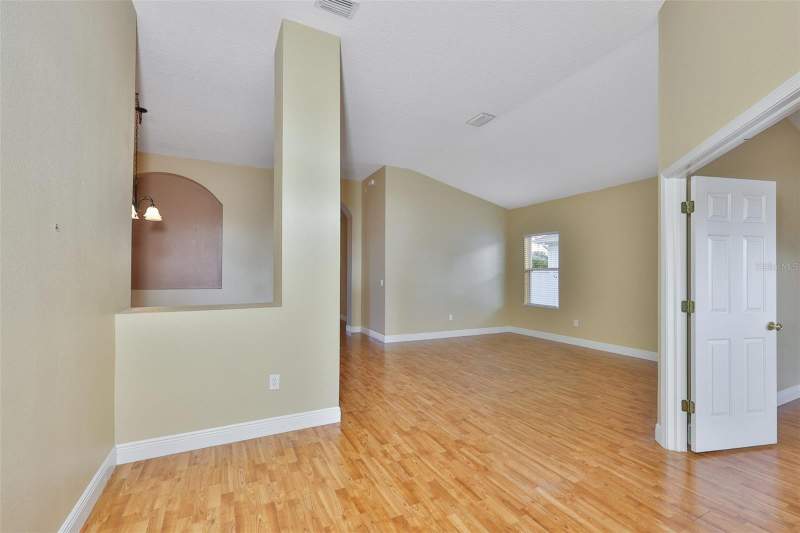 4 bedroom Single Family Residence at 11813 Stonewood Gate Drive, Summerfield Village 1 Tr 21, Riverview — photo 3