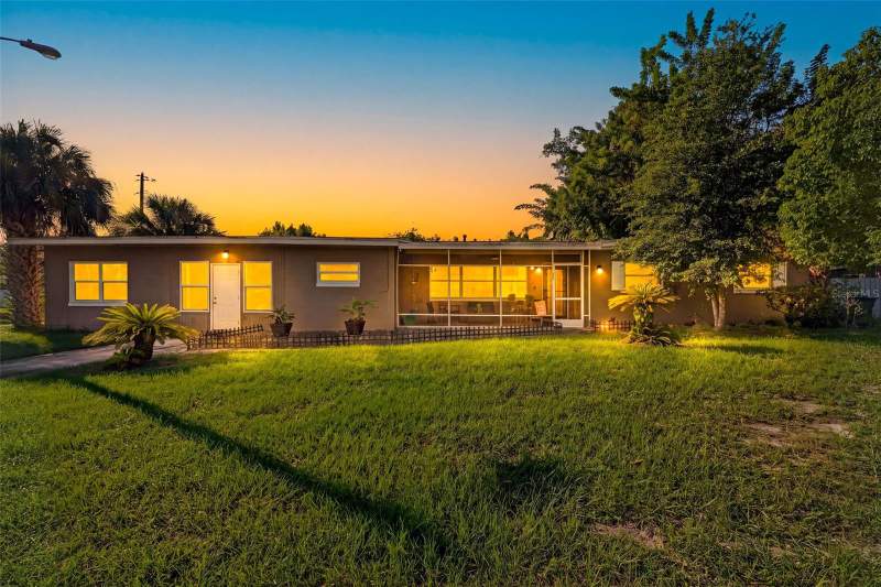133 E LAUREN COURT home for sale in Prairie Lake Manors Homes for Sale: Median $415K