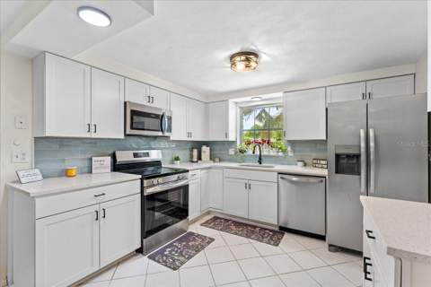10914 Oakdale Avenue, Port Richey FL - photo 17 of 54