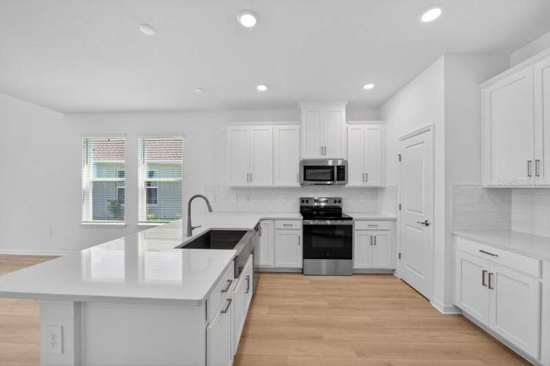 4 bedroom Single Family Residence at 5801 Portico Place, Westview, Kissimmee — photo 2