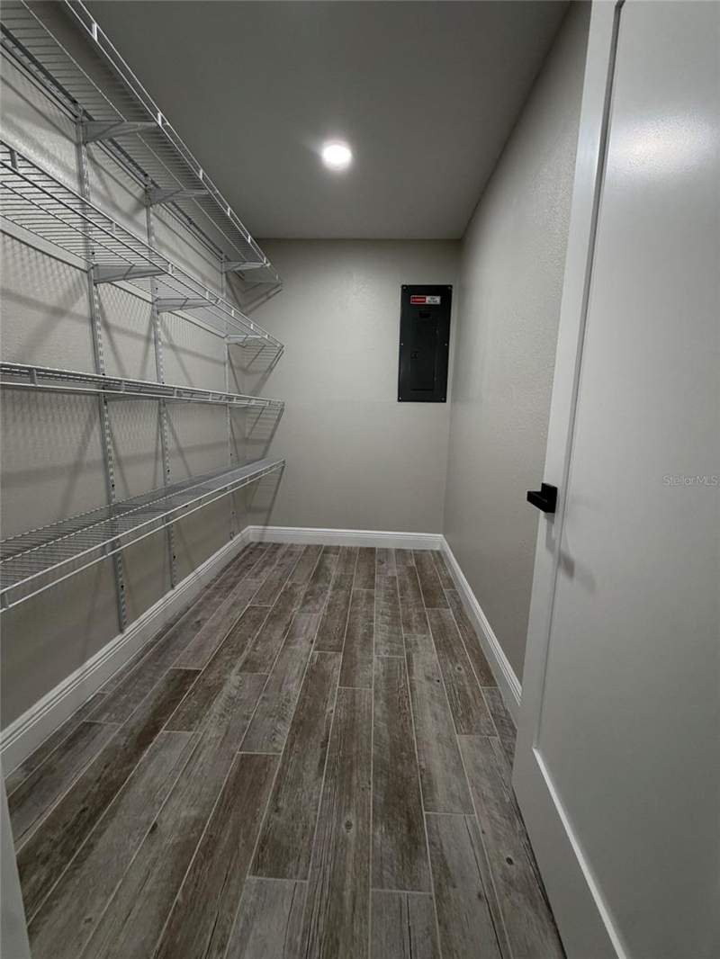 3 bedroom Single Family Residence at 8715 Driftwood Drive, Bay Crest Park Unit 01, Tampa — photo 4