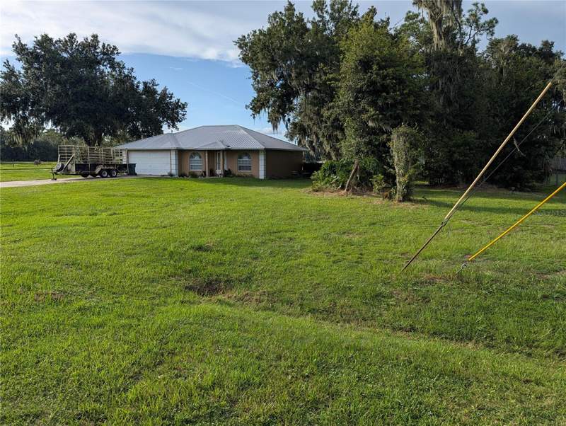 3 bedroom Single Family Residence at 510 Cloverleaf Drive, Candlewood Acres Unit 2, Lithia — photo 3
