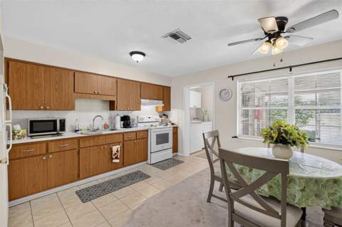 445 S Grandview Street #8, Mount Dora FL - photo 12 of 25