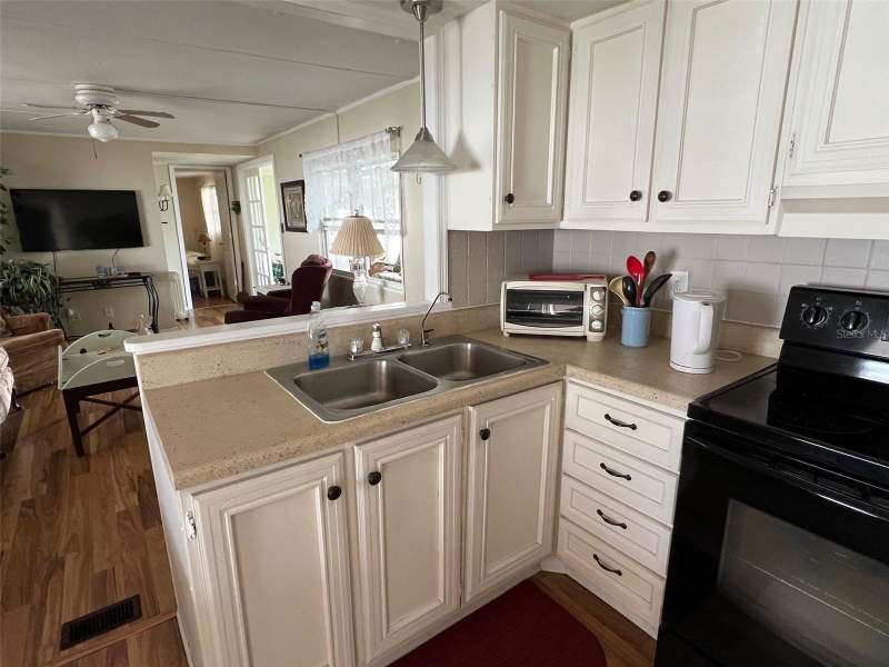 2 bedroom Mobile Home at 11300 124th Avenue #165, Bel-Aire Mobile Village Unrec, Largo — photo 5
