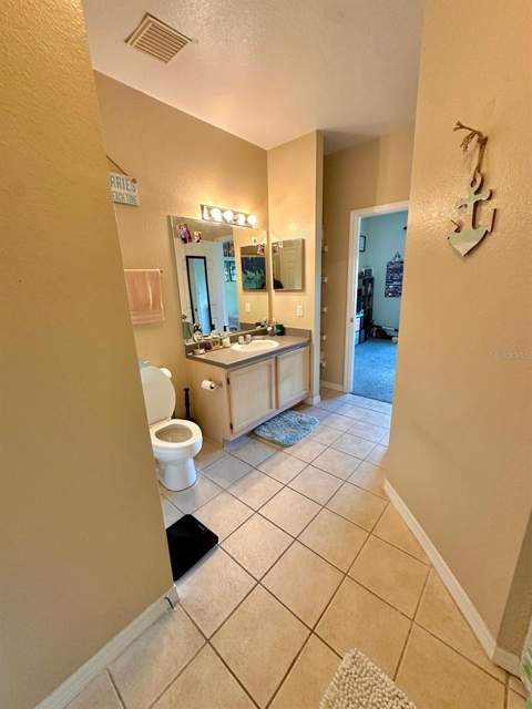6412 Queens Borough Avenue #302, Orlando FL - photo 22 of 39