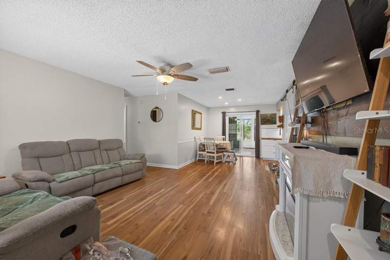 3 bedroom Single Family Residence at 6070 73rd Street, Bonnie Bay Country Club Estates-Phase 4, St Petersburg — photo 2