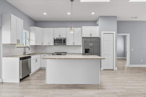 423 Vernon Court, Kissimmee FL - photo 13 of 37