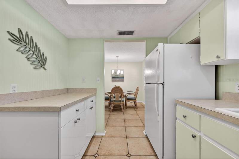 1 bedroom Condominium at 1100 E Bay Drive #43, Willowbrook Condo, Largo — photo 4