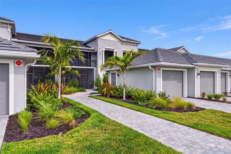 2 bedroom Condominium at 18911 Scallop Loop #204, Calusa, Lakewood Ranch — photo 2