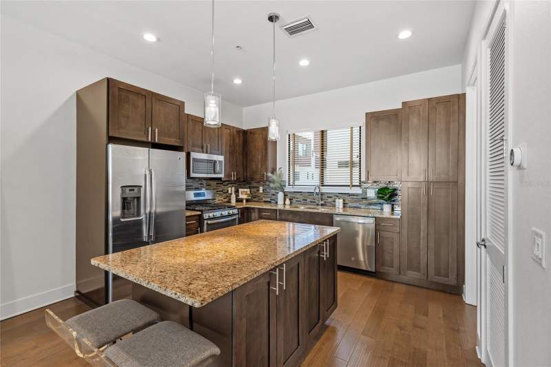 3 bedroom Townhouse at 130 8TH STREET, ARLINGTON & 8TH TWNHMS, ST PETERSBURG — photo 5