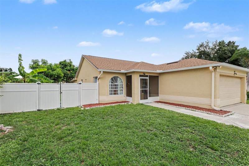 3 bedroom Single Family Residence at 1607 Widelake Court, Heather Lakes Unit Xxx1V, Brandon — photo 3