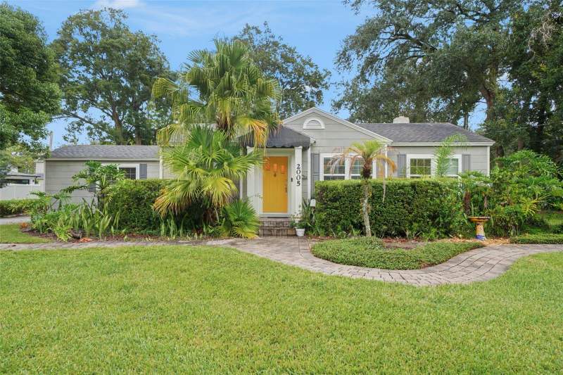 2005 E MARKS STREET home for sale in Colonial Gardens