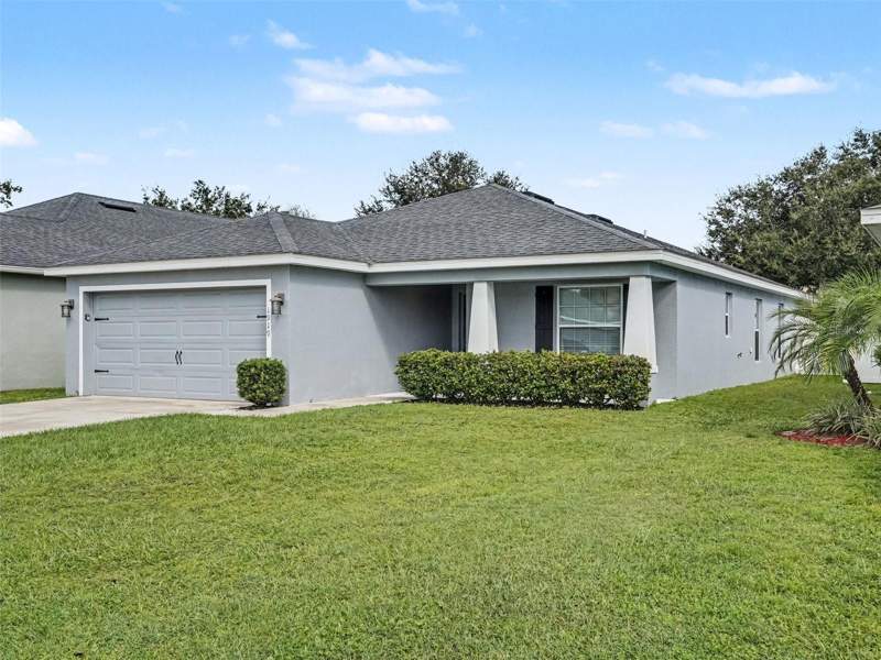 4 bedroom Single Family Residence at 1919 Danes Court, Donovan Trace, Lakeland — photo 2