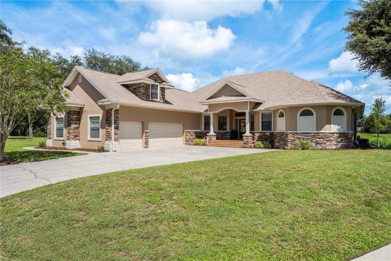 4 bedroom Single Family Residence at 8041 Margate Way, Yorkshire, Lakeland — photo 2