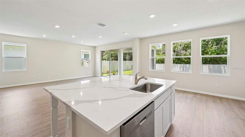 5 bedroom Single Family Residence at 10437 Woodland Garden Way, Oakfield Trails, Parrish — photo 4