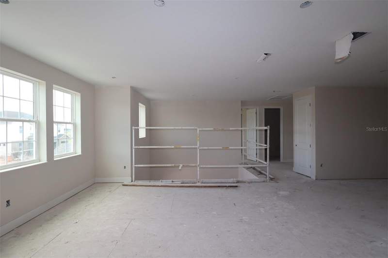 5 bedroom Single Family Residence at 5400 Lassen Street, Center Lake On The Park, St Cloud — photo 5