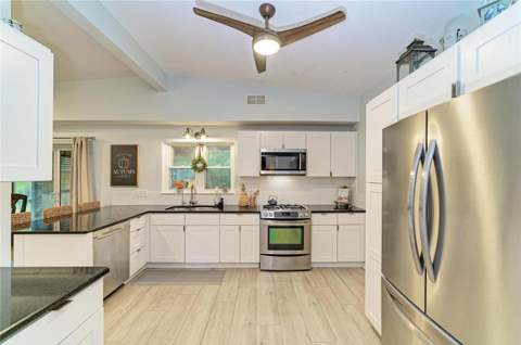 126 Holly Avenue, Sarasota FL - photo 16 of 39